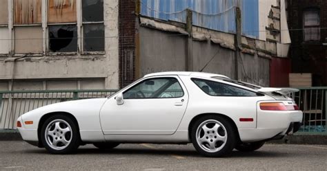 1993 Porsche 928 photo