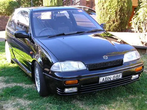 1993 Suzuki Swift photo