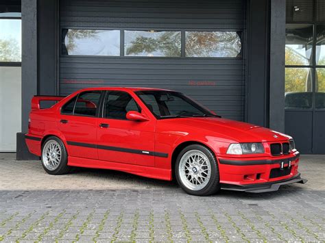 1994 Bmw 318is photo