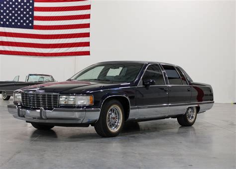 1994 Cadillac Brougham photo