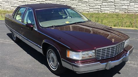 1994 Cadillac Fleetwood engine