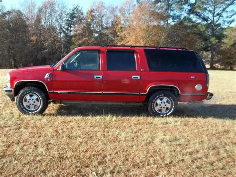 1994 Chevrolet Suburban photo