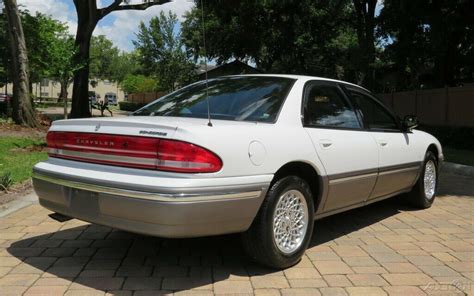 1994 Chrysler Concorde photo