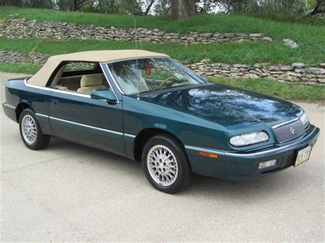 1994 Chrysler Lebaron convertible photo