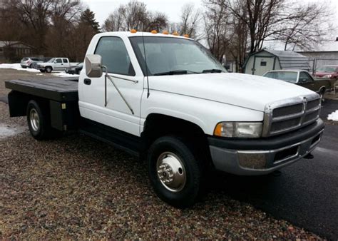 1994 Dodge 1 ton chassis photo