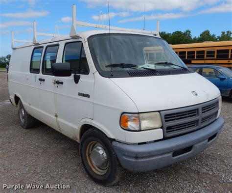 1994 Dodge B150 photo