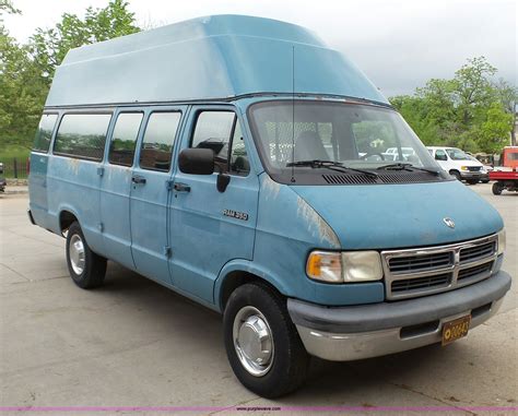 1994 Dodge Maxivan photo