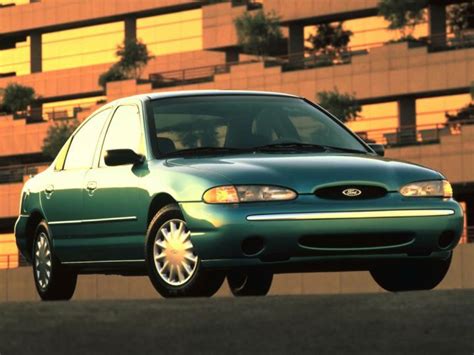 1994 Ford Contour photo