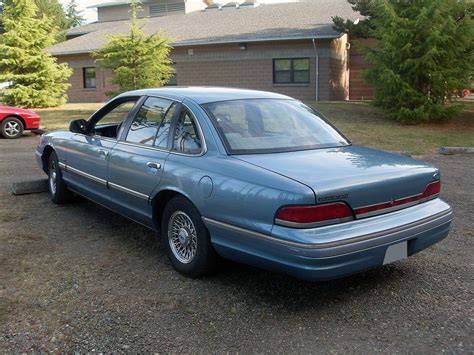 1994 Ford Crown victoria photo