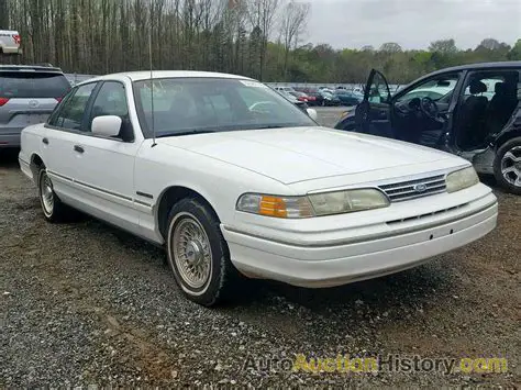 1994 Ford Crown victoria photo