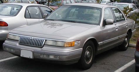 1994 Ford Grand marquis photo