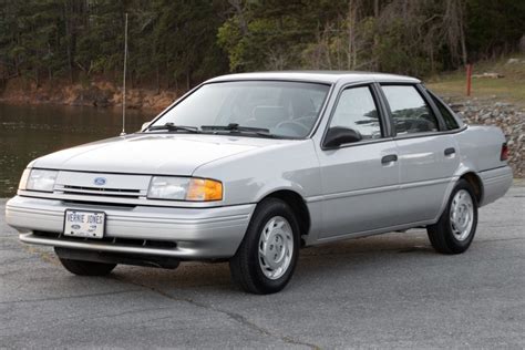 1994 Ford Tempo photo