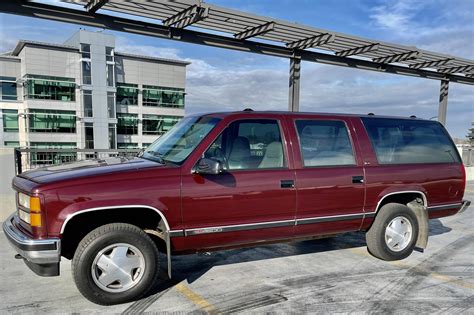 1994 Gmc Suburban photo