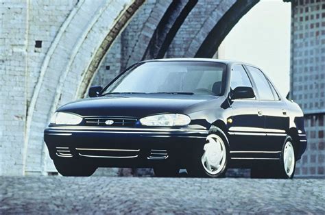 1994 Hyundai Elantra photo