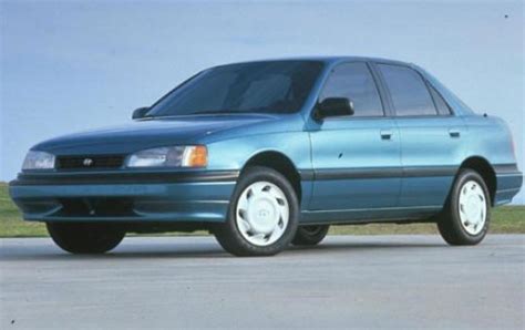 1994 Hyundai Elantra photo