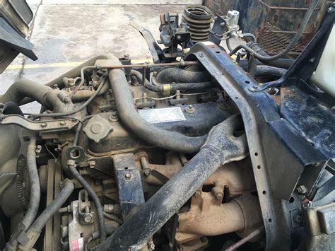 1994 Isuzu Trooper engine