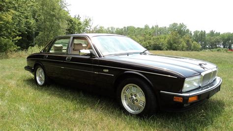 1994 Jaguar Vanden plas photo