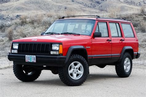 1994 Jeep Cherokee photo