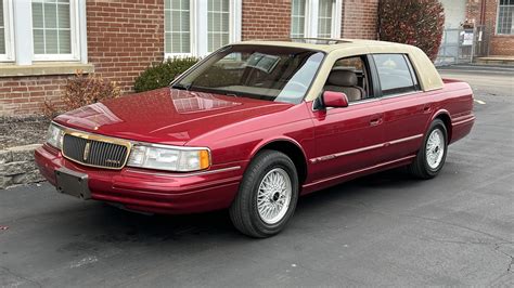 1994 Lincoln Continental photo