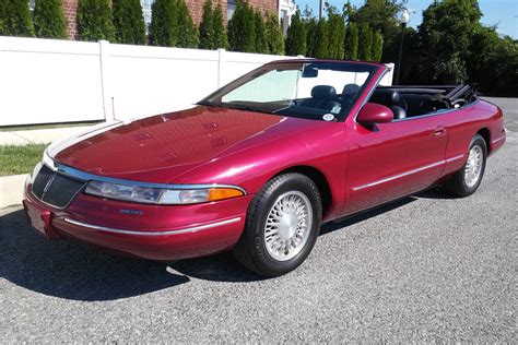 1994 Lincoln Mark photo