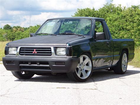 1994 Mitsubishi Pickup photo