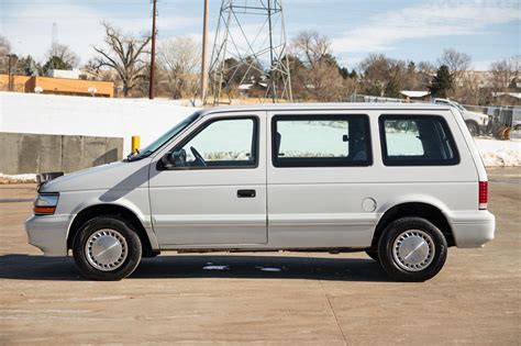 1994 Plymouth Voyager (awd) photo