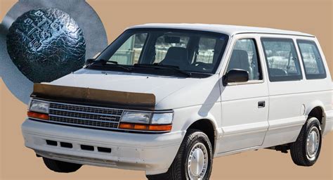 1994 Plymouth Voyager photo