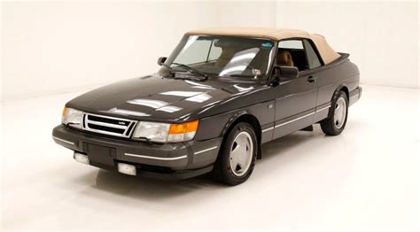 1994 Saab 900 photo