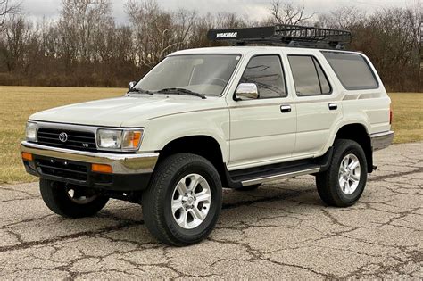 1994 Toyota 4 runner photo