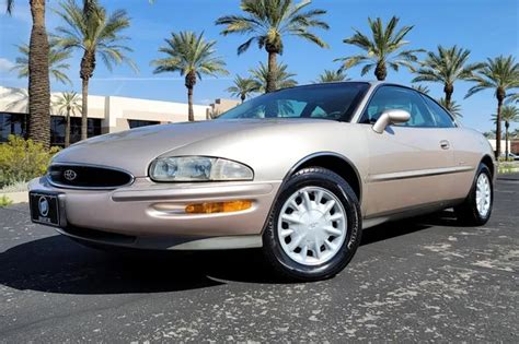 1995 Buick Riviera photo