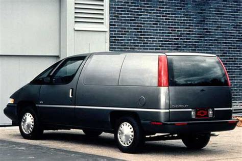 1995 Chevrolet Apv photo