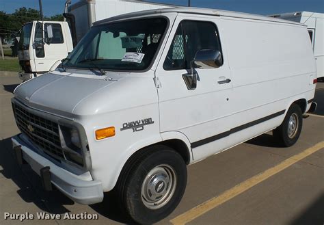 1995 Chevrolet G10 photo