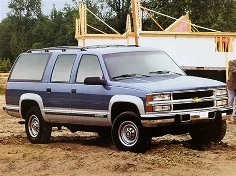 1995 Chevrolet Suburban 2500 photo