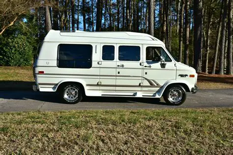 1995 Chevrolet Van photo