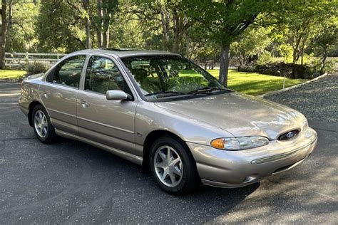 1995 Ford Contour photo