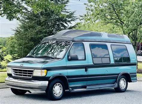 1995 Ford Econoline photo