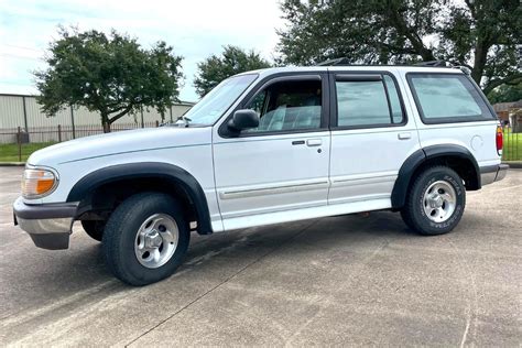 1995 Ford Expedition photo