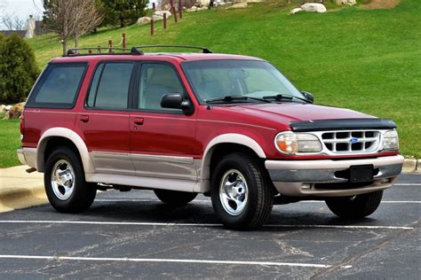 1995 Ford Explorer photo