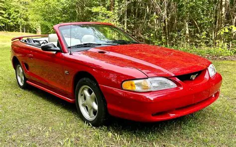 1995 Ford Mustang convertible engine