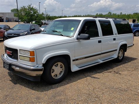 1995 Gmc Suburban photo