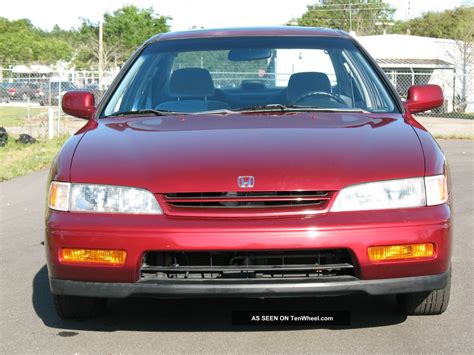 1995 Honda Accord photo