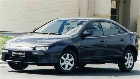 1995 Mazda 323 photo