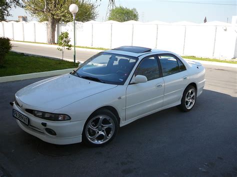 1995 Mitsubishi Galant photo