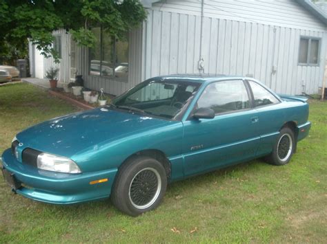 1995 Oldsmobile Achieva photo