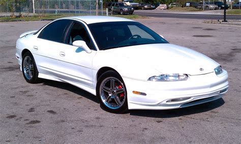 1995 Oldsmobile Aurora photo