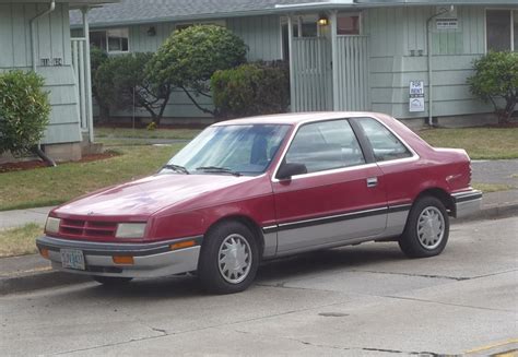 1995 Plymouth Sundance photo