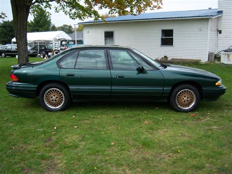 1995 Pontiac Bonneville photo