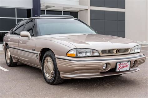 1995 Pontiac Bonneville photo