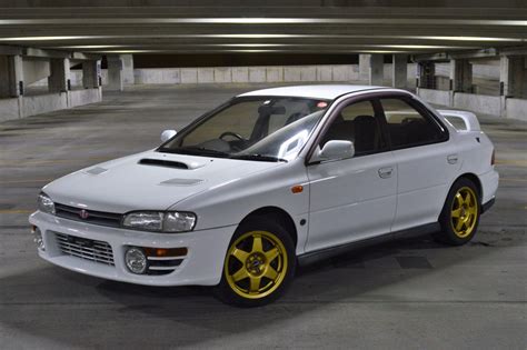 1995 Subaru Impreza photo