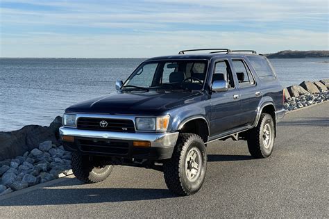 1995 Toyota 4 wheel drive photo